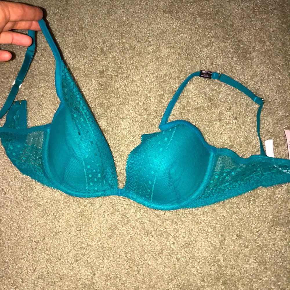 Brand new VS Incredible Plunge Lightly Lined